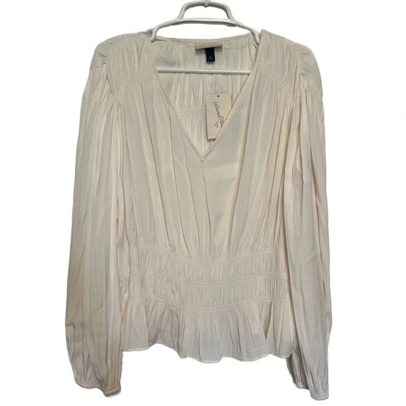 Universal Thread Cream Long Sleeve Smocked Blouse
Women’s Size XXL -NWT - Picture 4 of 9